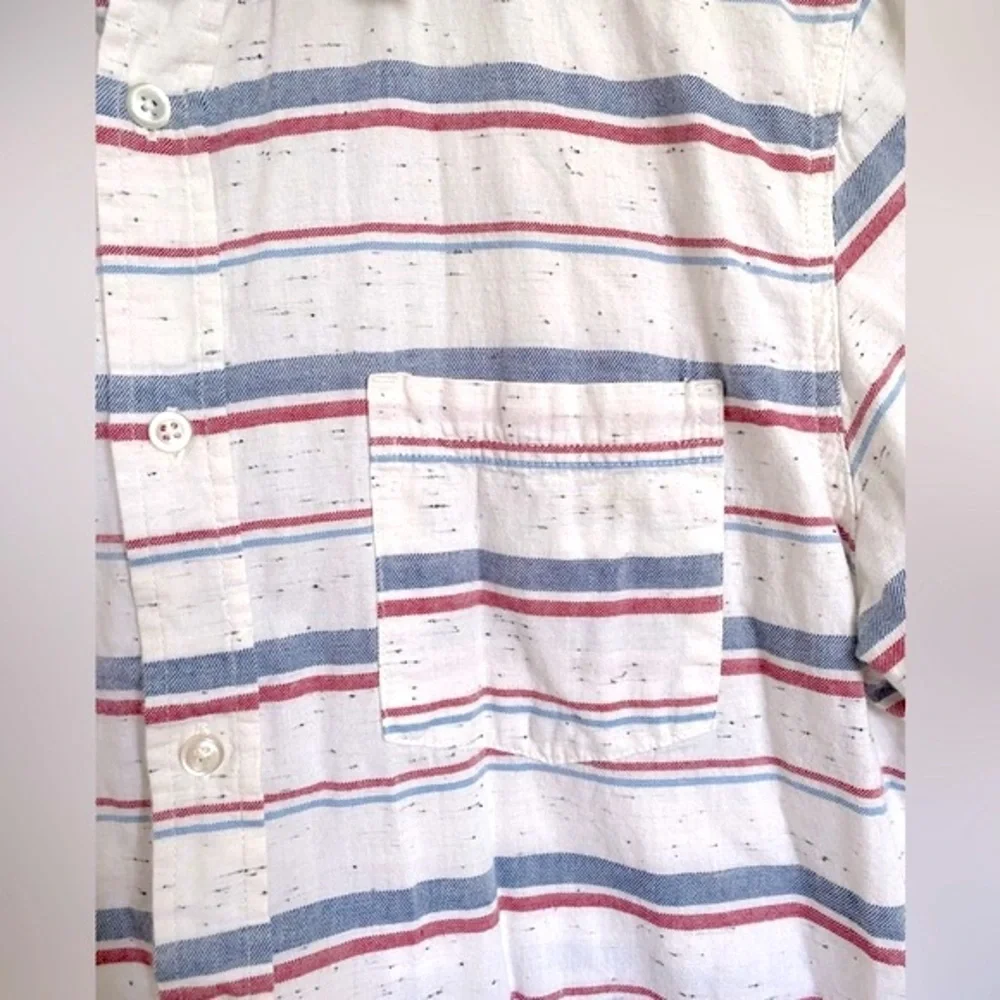 Men’s Division Brand Short Sleeve Stripe and Speckled Button Up! Size medium ! - Picture 4 of 4